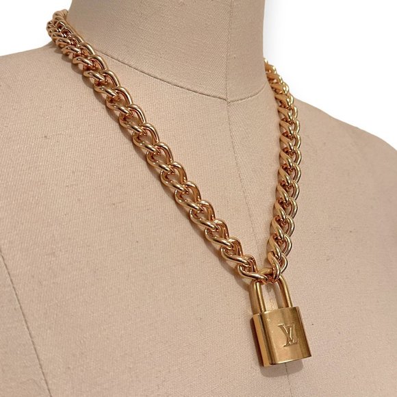 LOUIS VUITTON Padlock Necklace - Picture 6 of 6